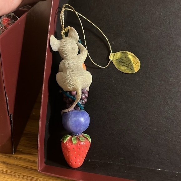 Heirloom collection ornament - sew berry fine - mouse on fruit - Picture 3 of 5